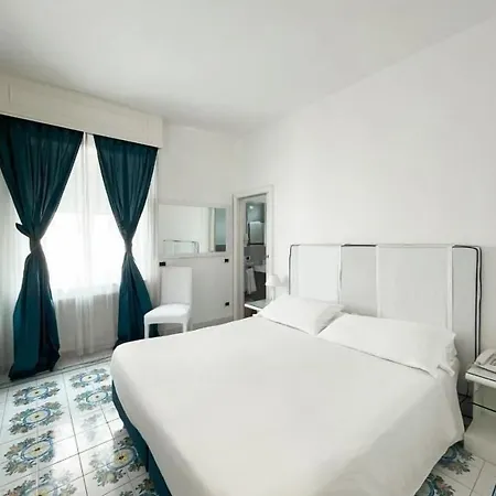 Regina Cristina 4*