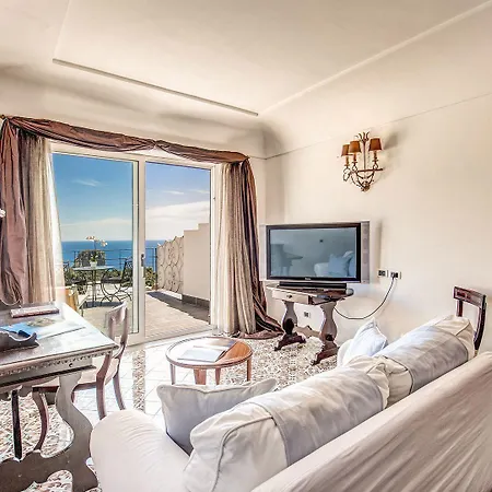 Regina Cristina Otel Capri