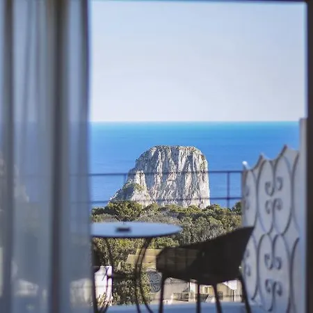 Regina Cristina Otel Capri