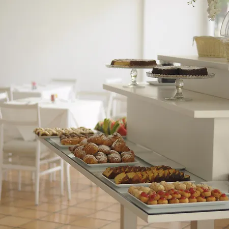 Regina Cristina Otel Capri