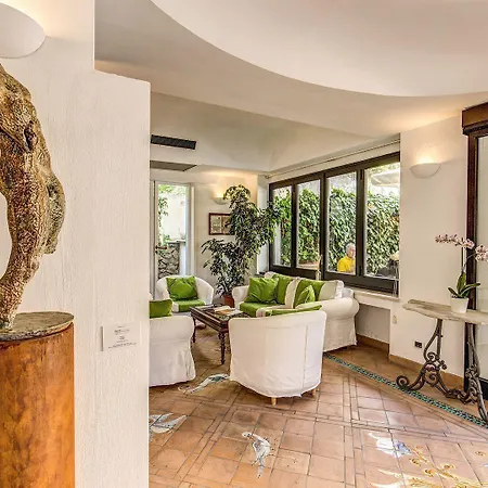 レジーナ クリスティーナ ホテル カプリ