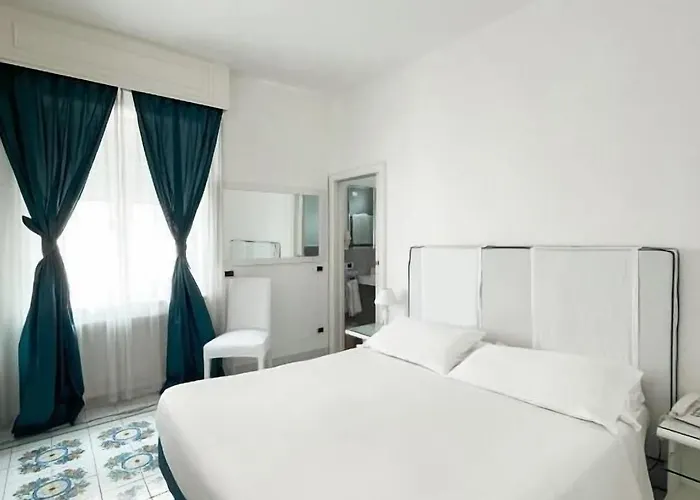 Regina Cristina 4*